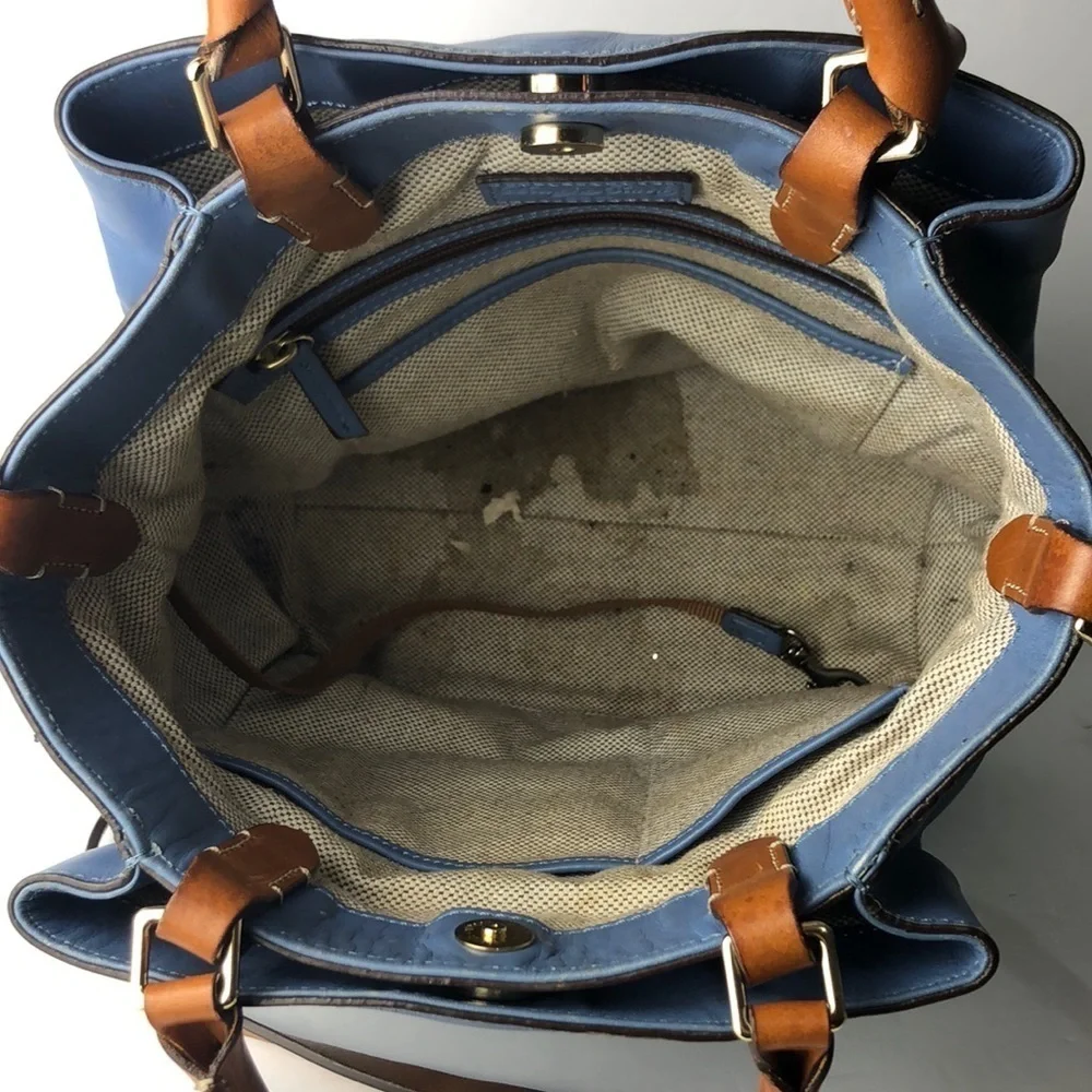 Dooney & Bourke this gorgeous